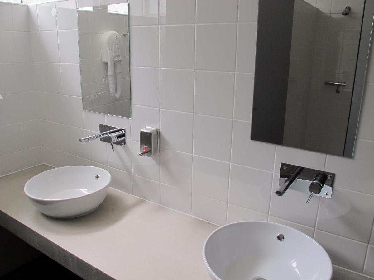 Ponta Delgada Azores Youth Hostels - Sao Miguel מראה חיצוני תמונה
